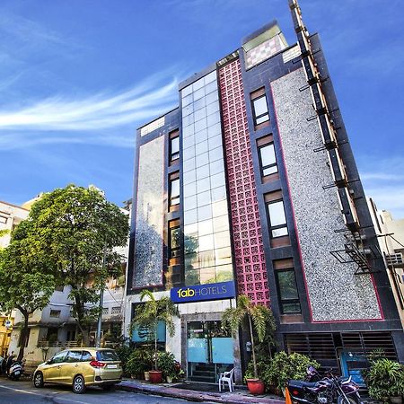 Hotel Suncourt Corporate New Delhi Extérieur photo