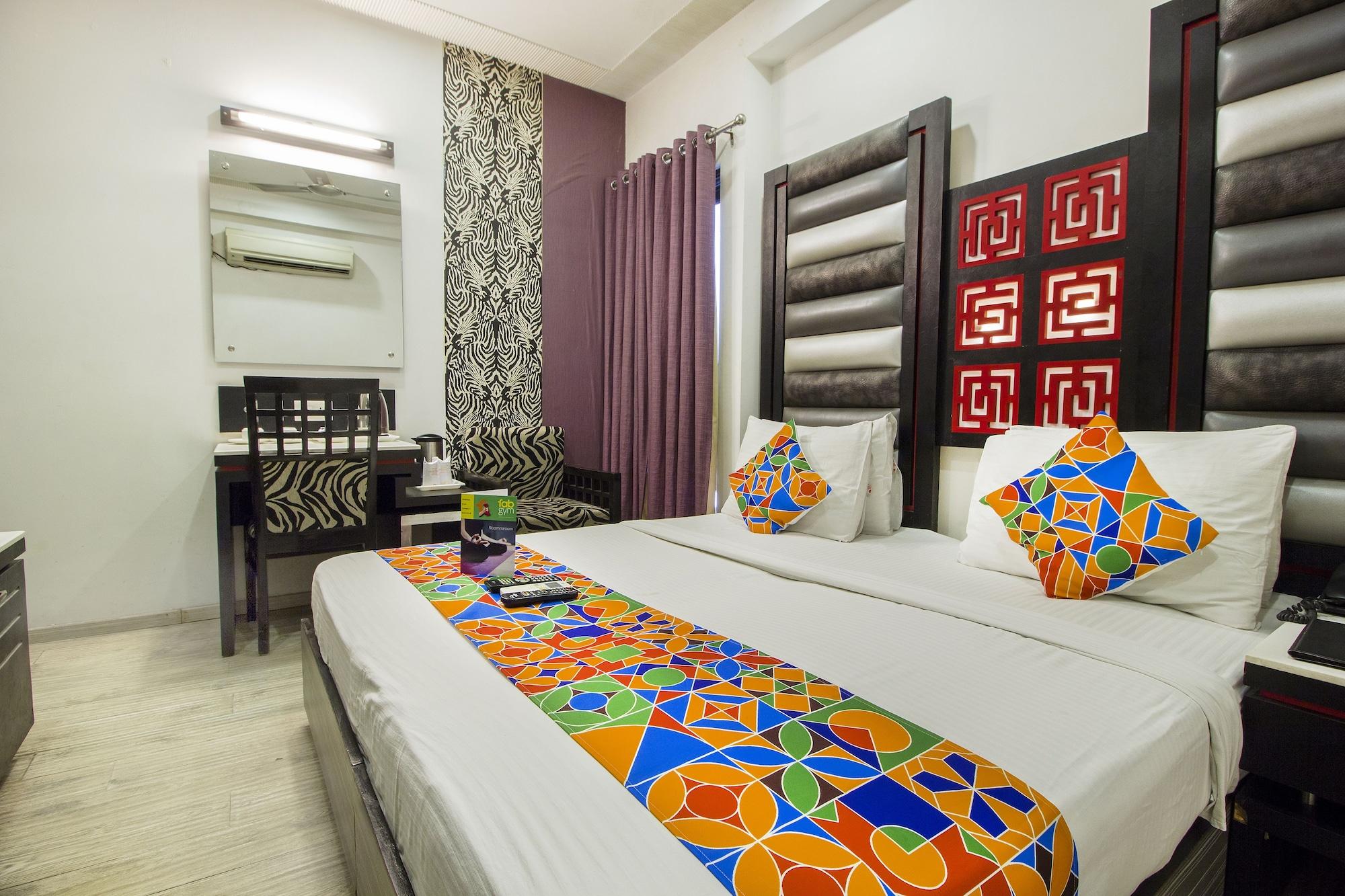 Hotel Suncourt Corporate New Delhi Extérieur photo