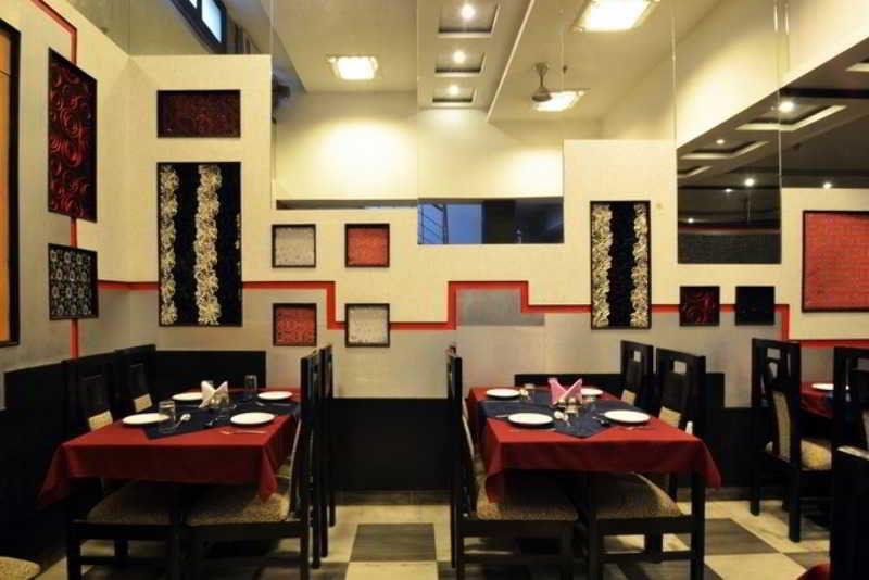 Hotel Suncourt Corporate New Delhi Extérieur photo