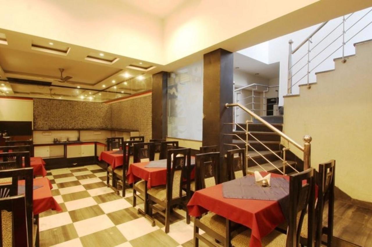 Hotel Suncourt Corporate New Delhi Extérieur photo